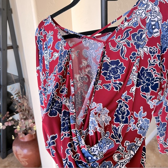 Espresso women’s long sleeve open back floral print blouse/top. Red/ blue. Sz M - Picture 14 of 16